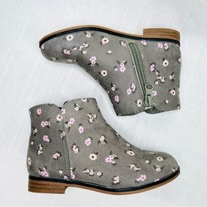 Cat & Jack Penelope booties size 10 (toddler)🌸